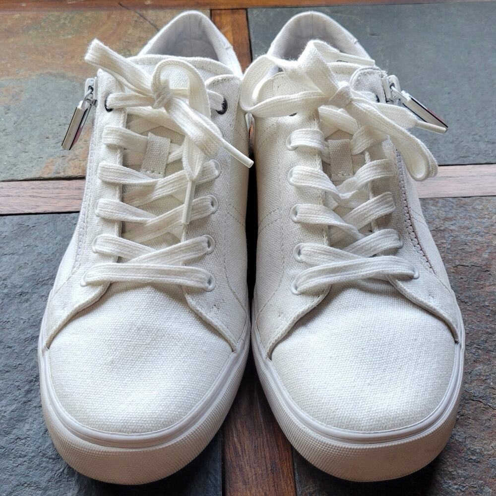 Tommy Hilfiger ‘Paskal2’ Women’s 10 Low Top Sneaker - Picture 3 of 8